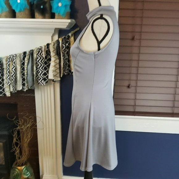 ⬇️FINAL PRICE Stretchy choker neck gray dress - Picture 3 of 5